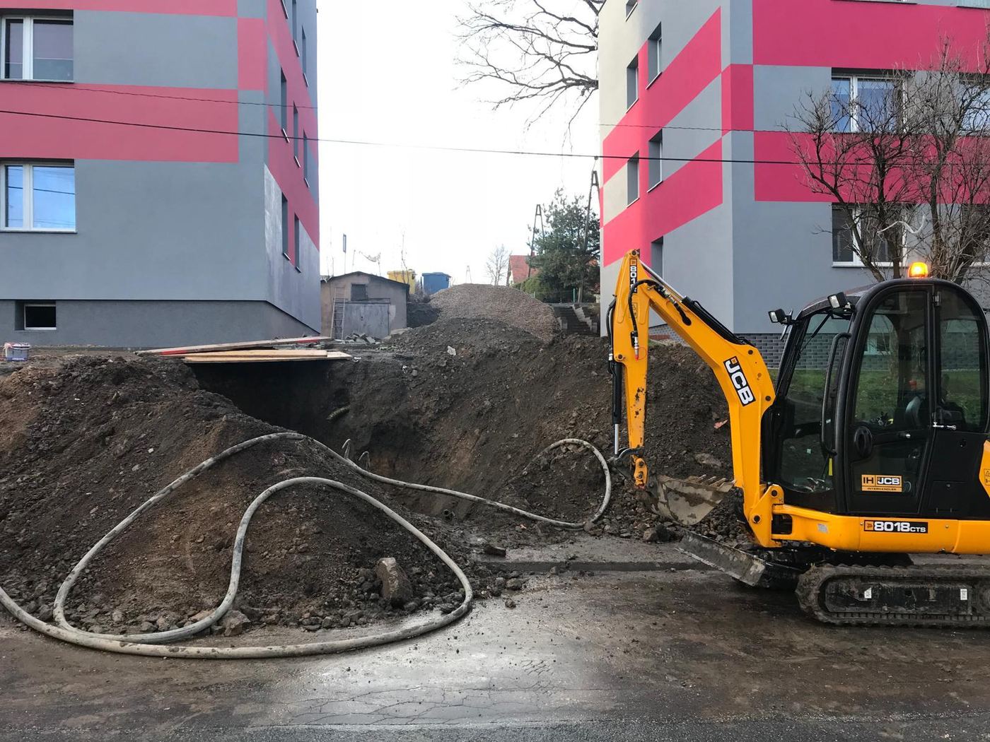 Realizacje budowlane MalBUD — elewacje budynków wielorodzinnych i roboty instalacyjne